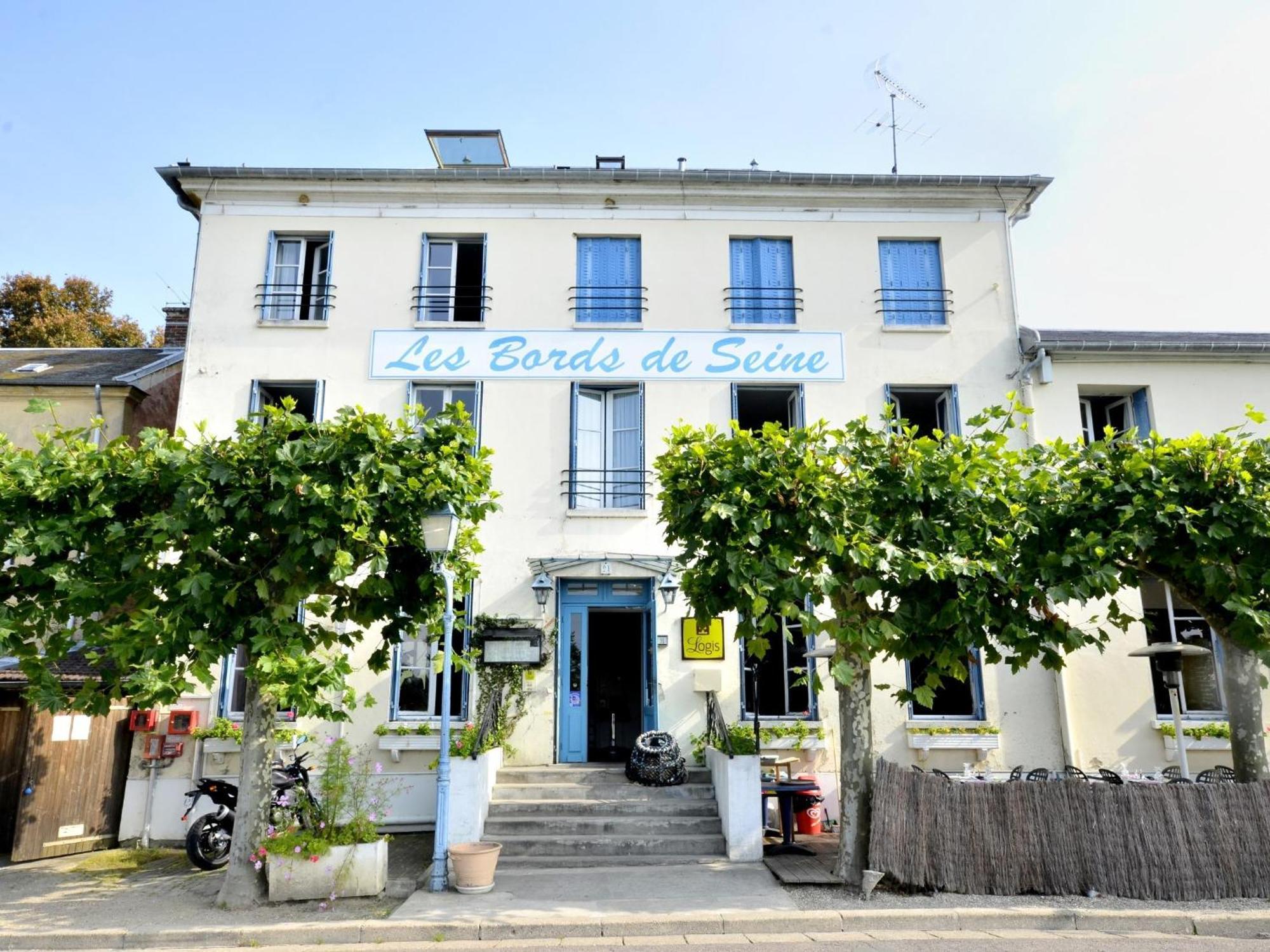Logis Hotel & Restaurant - Les Bords De Seine La Roche-Guyon Exterior photo